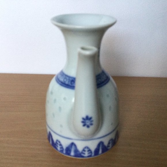 Chinese blue and white rice eye grain translucent porcelain small jar flower - Picture 3 of 4
